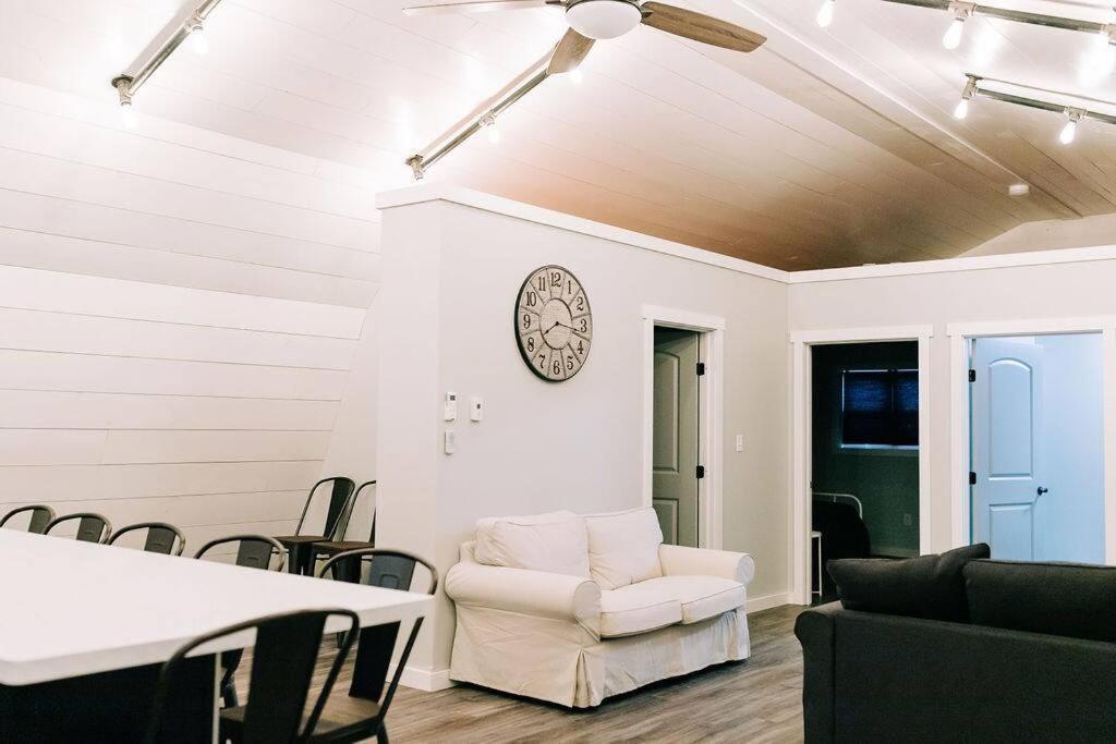 The Barn At Sharp Run-modern Barn In The Heart Of Amish Country *